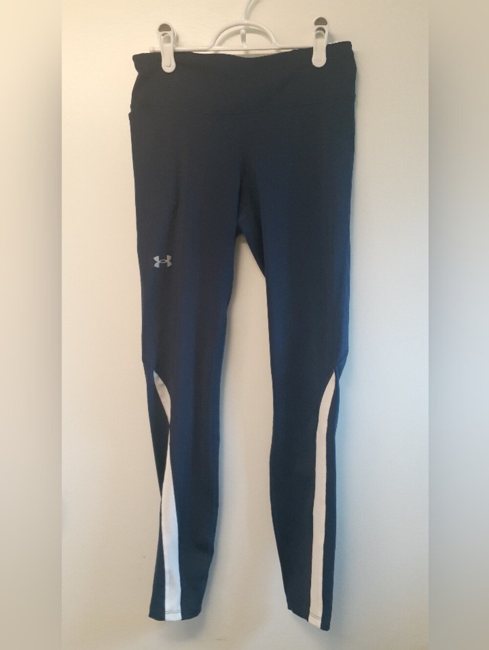 Under Armour dark blue/white compression leggings - size medium